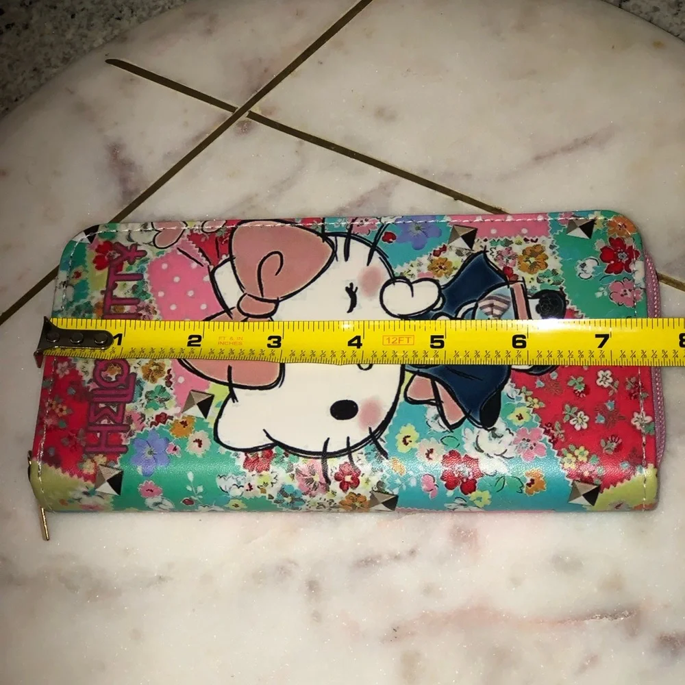 ✨NWT✨ Hello Kitty Zipper Patchwork Floral Kitty Sketch Card Wallet - Picture 6 of 8